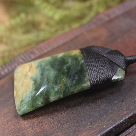 Flower Jade Pounamu Toki