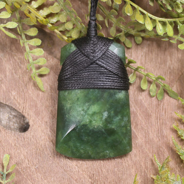 Kawakawa Pounamu Toki