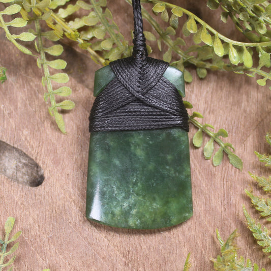 Kawakawa Pounamu Toki