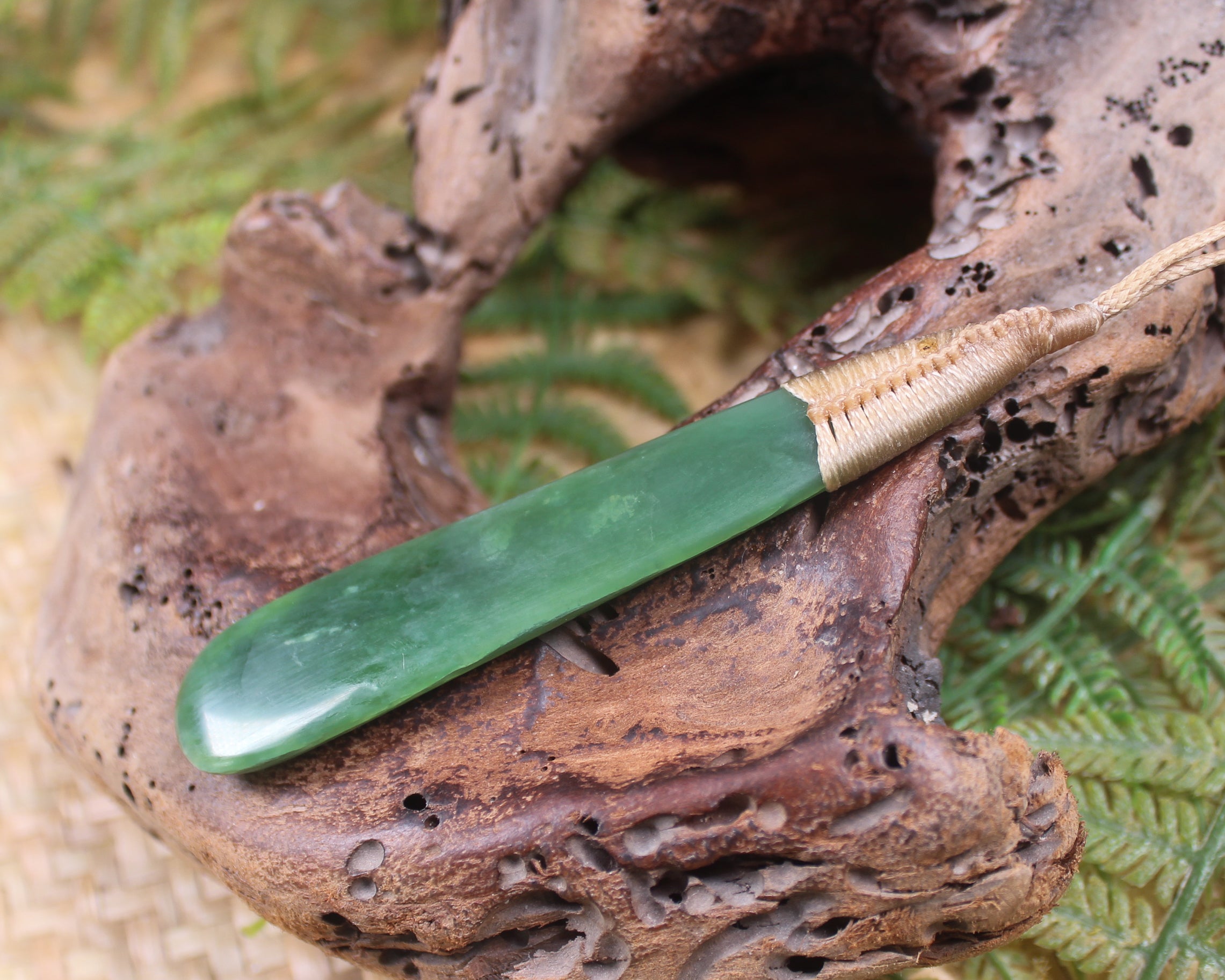 Roimata Teardrop carved from Inanga Pounamu - NZ Greenstone