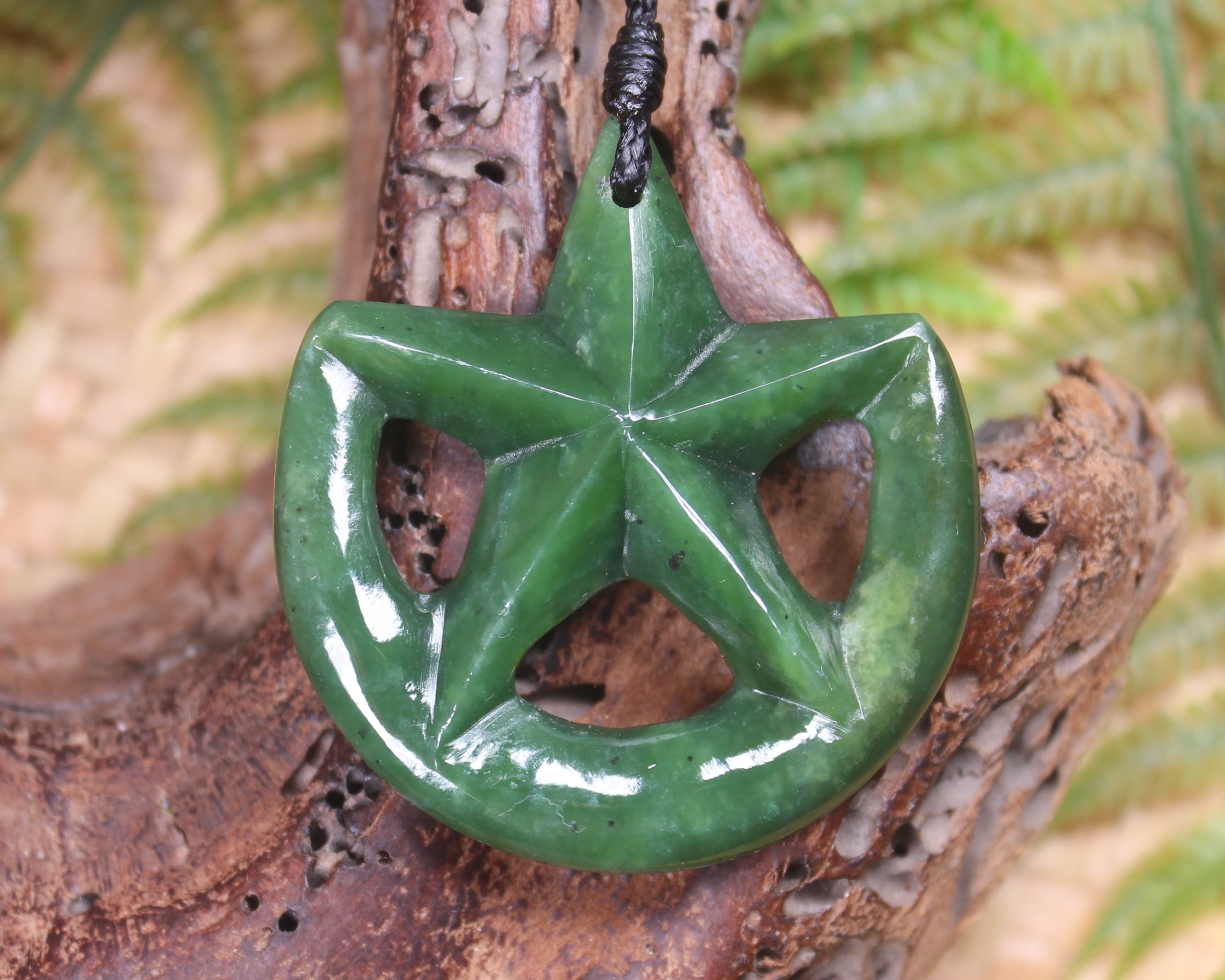 Whetumarama or Ratana Star Symbol carved from Hapopo Pounamu - New Zealand Greenstone