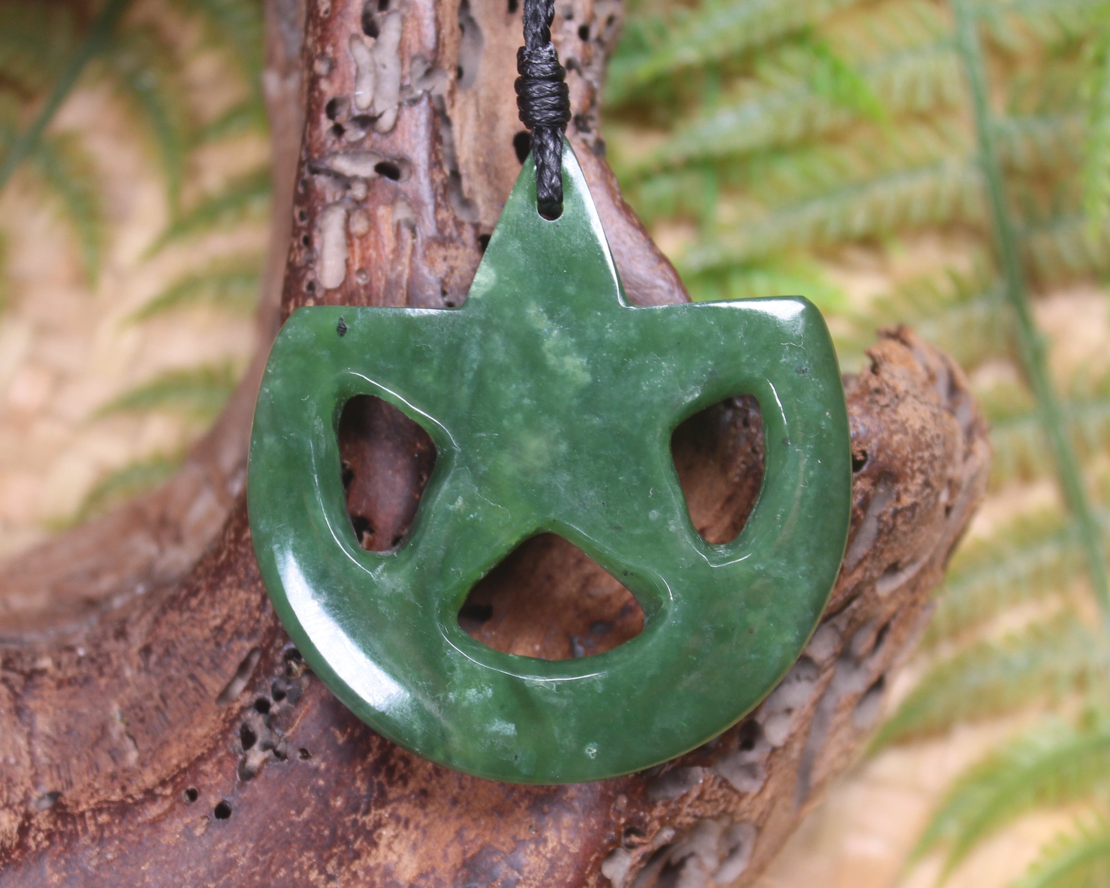 Whetumarama or Ratana Star Symbol carved from Hapopo Pounamu - New Zealand Greenstone
