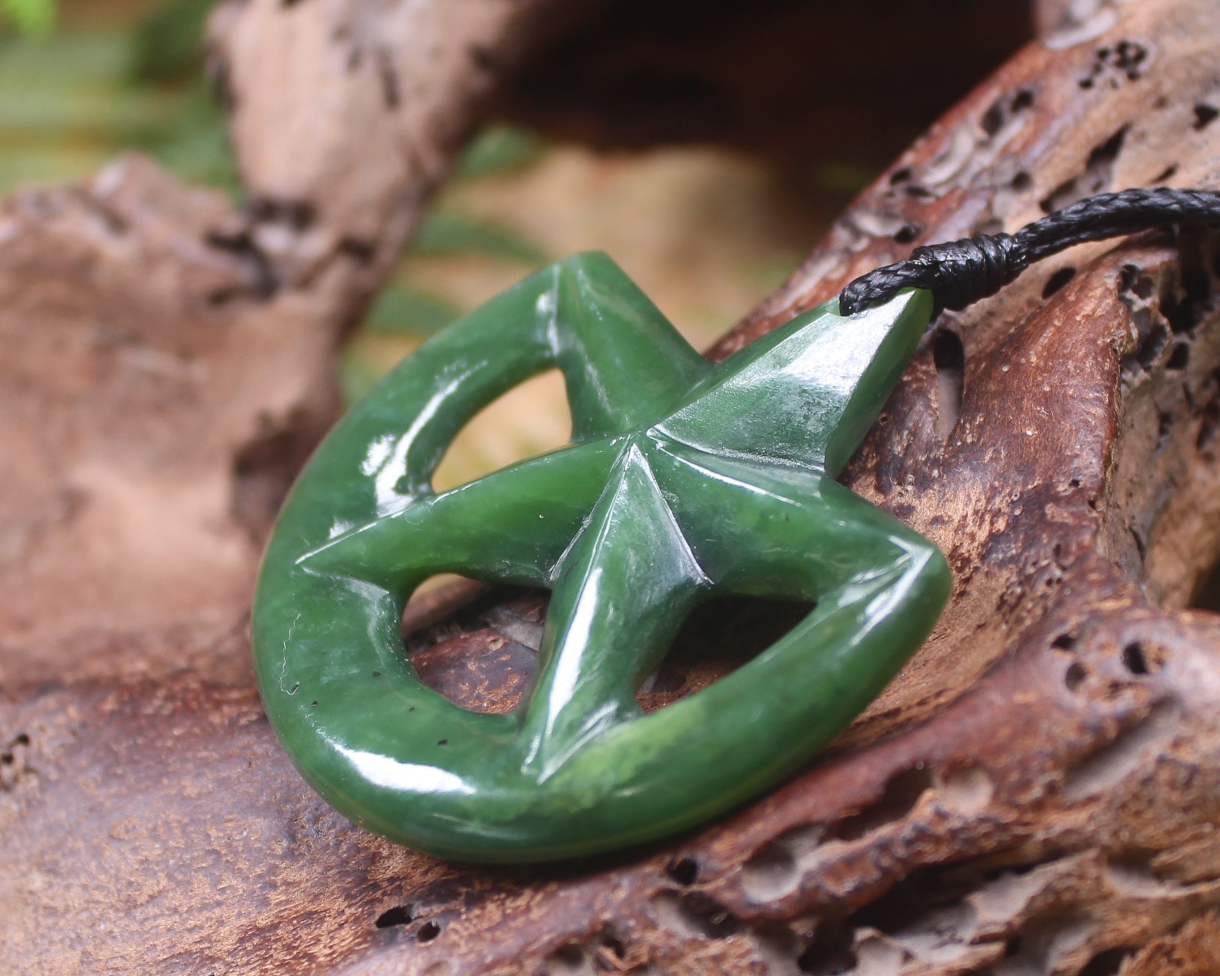 Whetumarama or Ratana Star Symbol carved from Hapopo Pounamu - New Zealand Greenstone