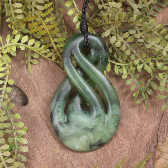 Twist or Pikorua carved from Rimu Pounamu - NZ Greenstone