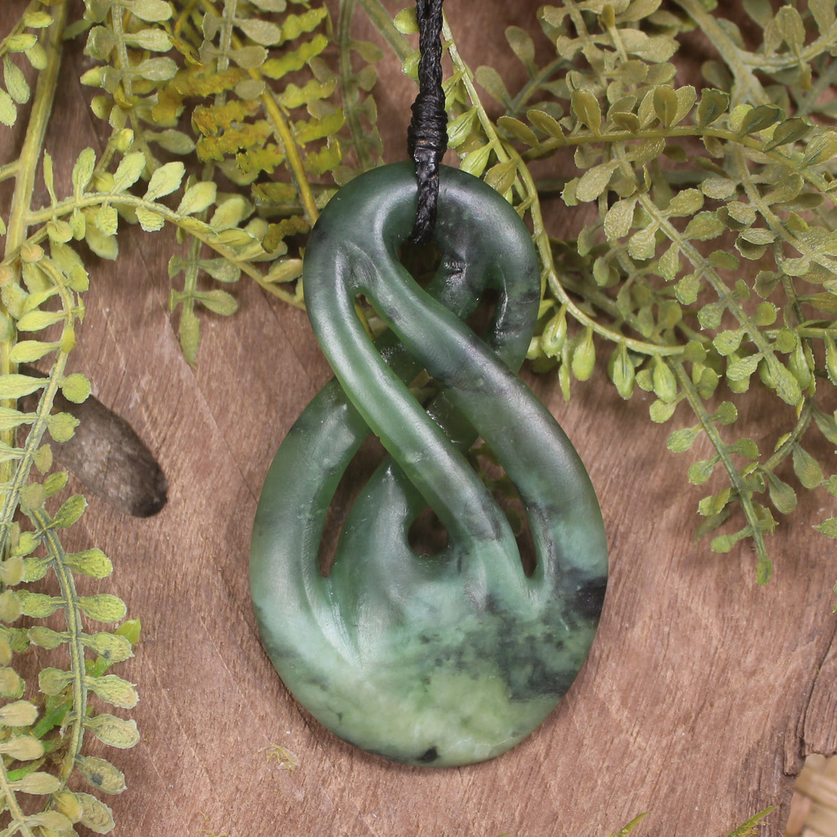 Twist or Pikorua carved from Rimu Pounamu - NZ Greenstone