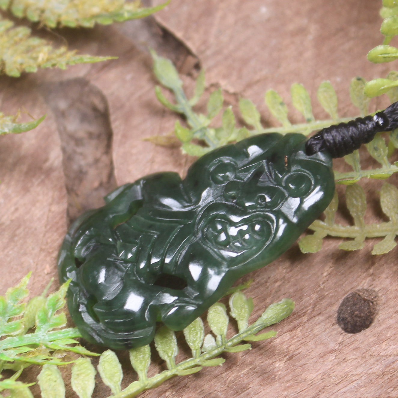 Kawakawa Pounamu Tiki