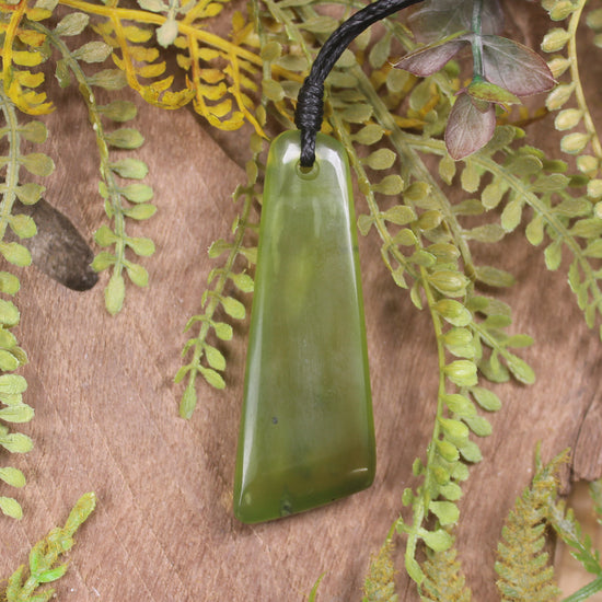Tangiwai Pounamu Toki