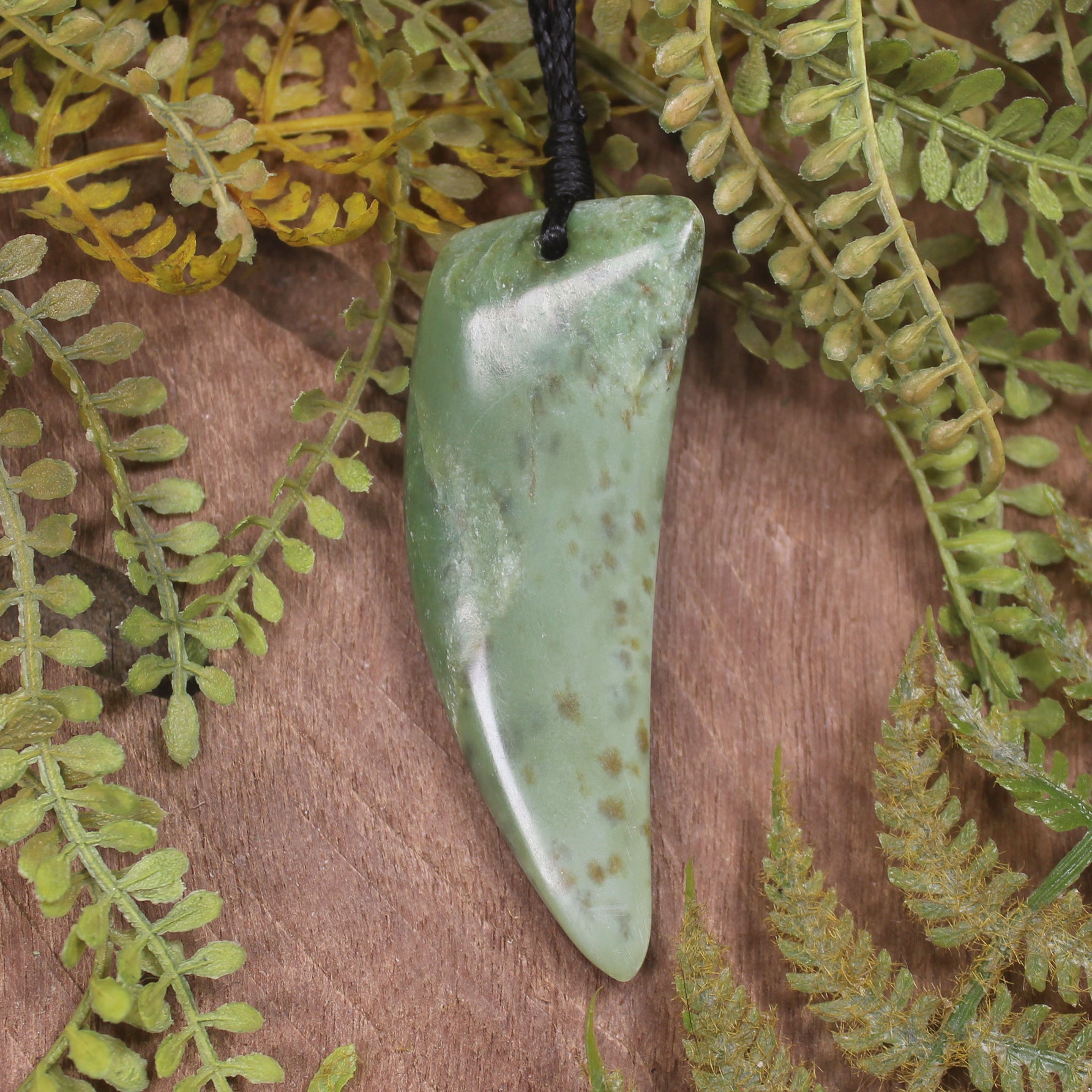 Tooth pendant carved from Kokopu Pounamu - NZ Greenstone