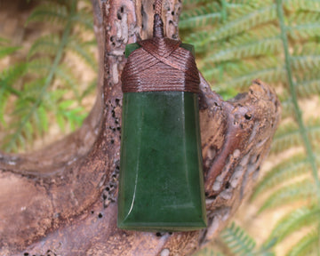 Kawakawa Pounamu Toki