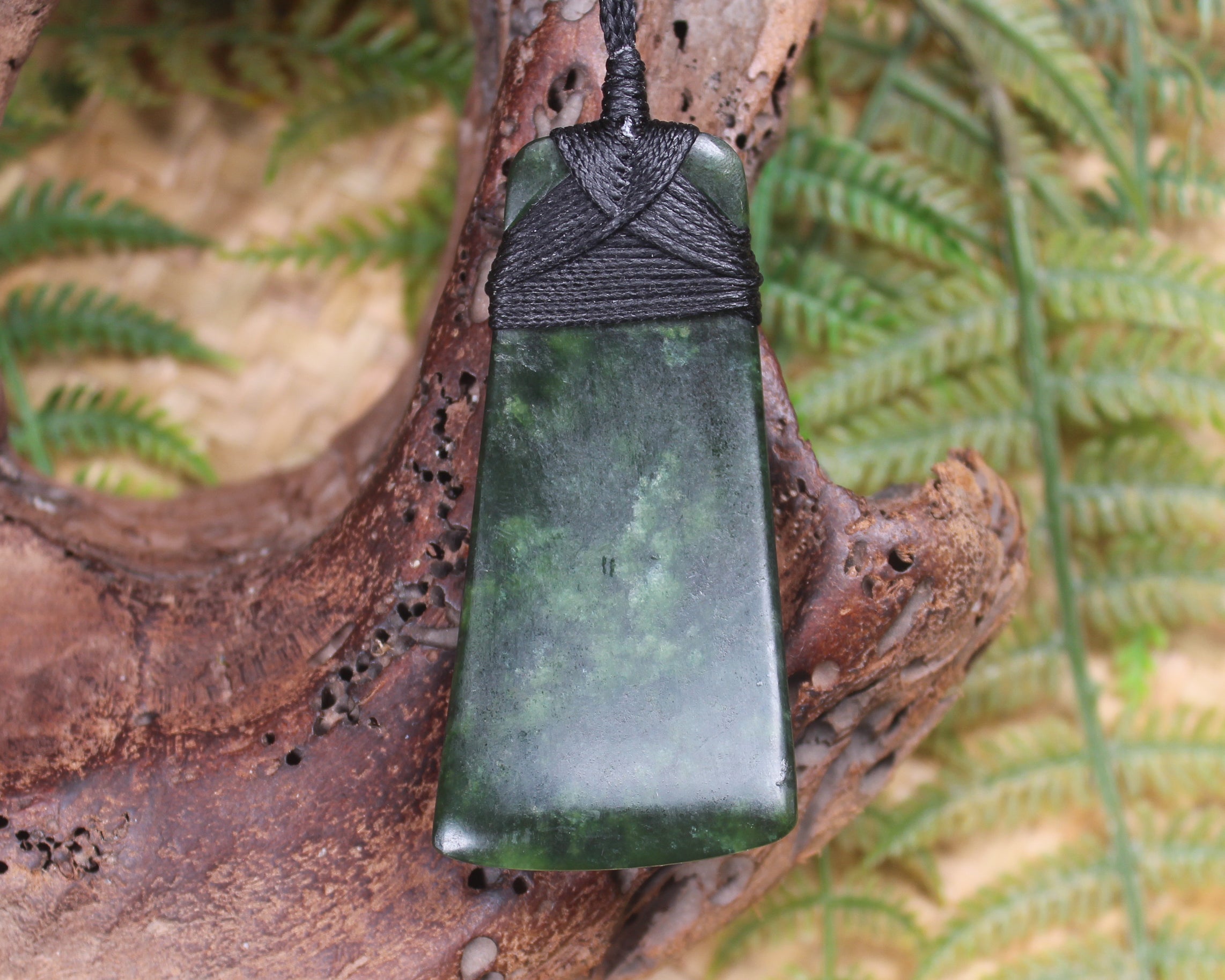 Kawakawa Pounamu Toki