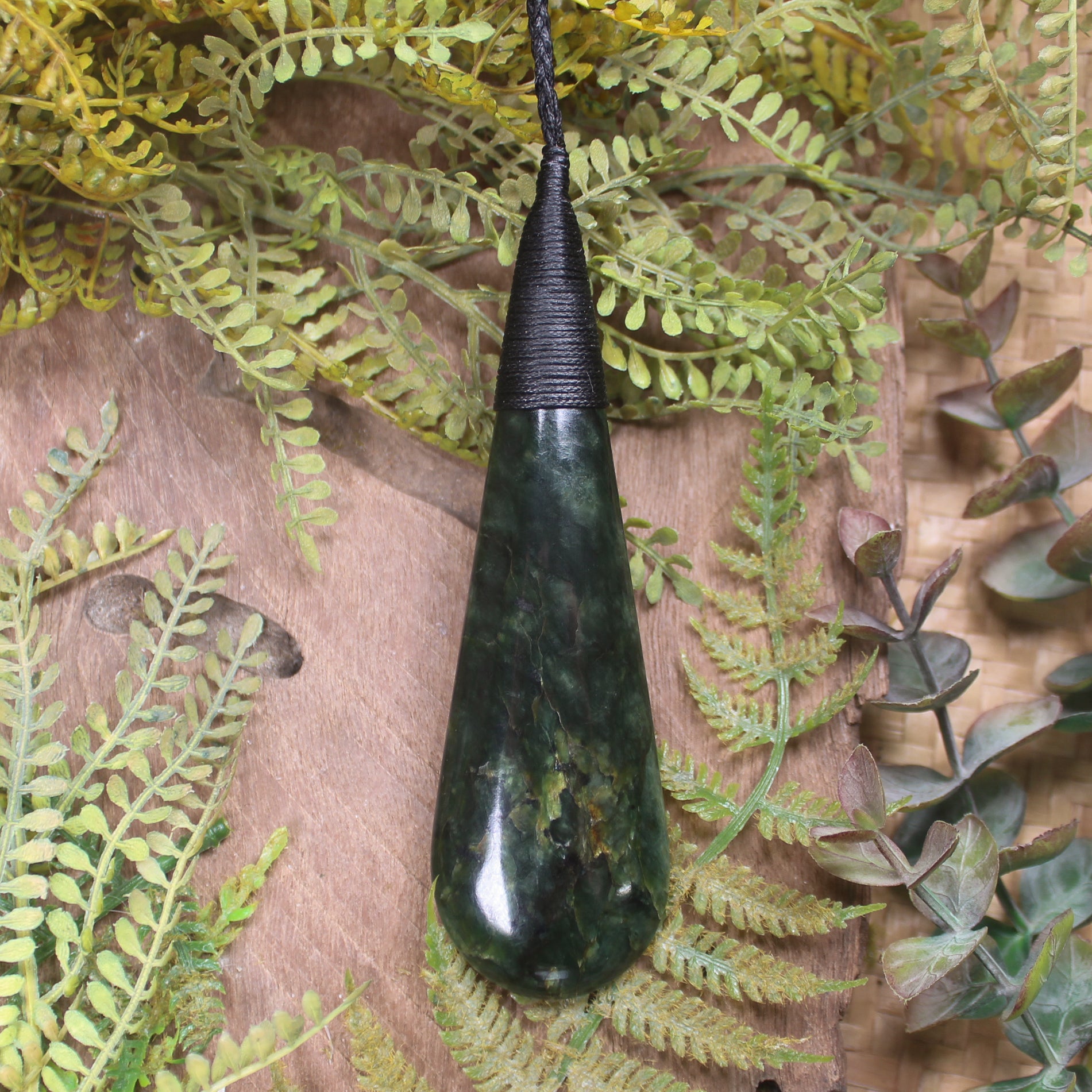 Kawakawa Pounamu Roimata Pendant - NZ Greenstone