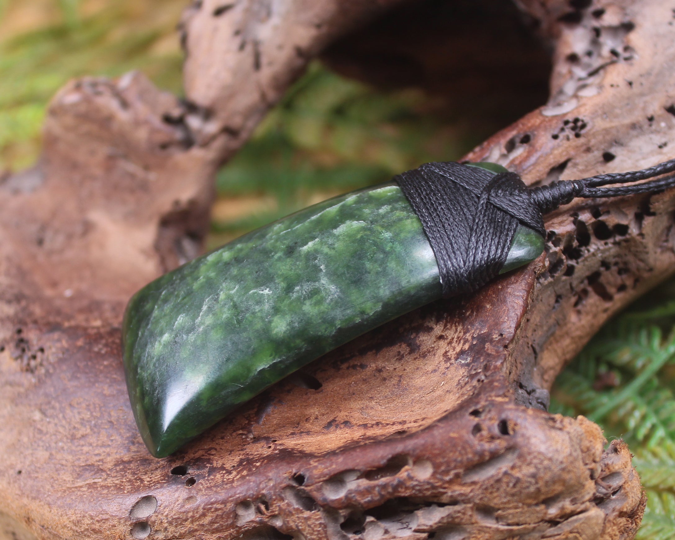 Kawakawa Pounamu Toki