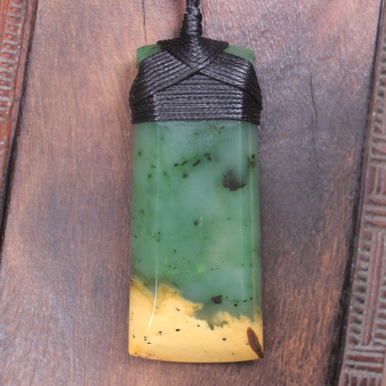 Flower Jade Pounamu Toki