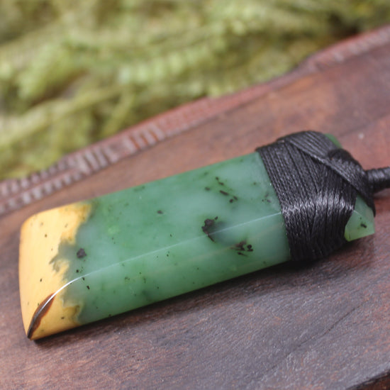Flower Jade Pounamu Toki