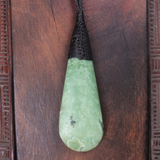 Kawakawa Pounamu Roimata Pendant - NZ Greenstone