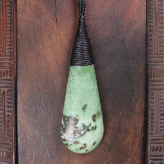 Kawakawa Pounamu Roimata Pendant - NZ Greenstone