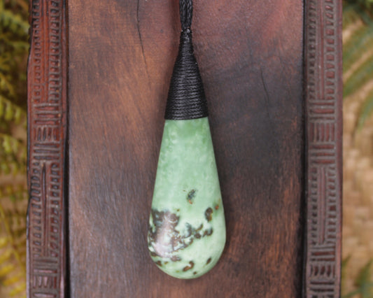 Kawakawa Pounamu Roimata Pendant - NZ Greenstone