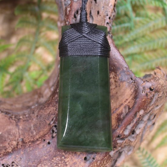 Kawakawa Pounamu Toki