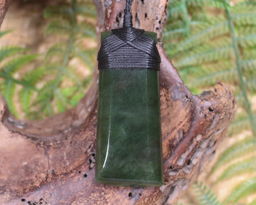 Kawakawa Pounamu Toki