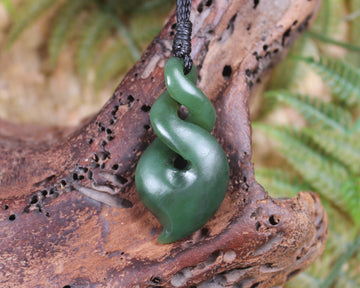Twist or Pikorua carved from Hapopo Pounamu - NZ Greenstone