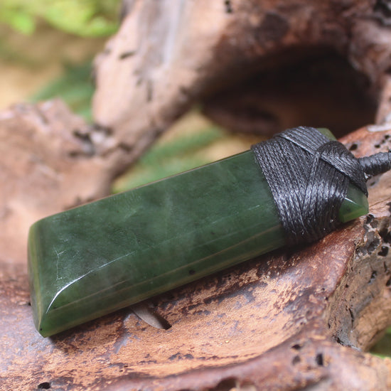 Kawakawa Pounamu Toki