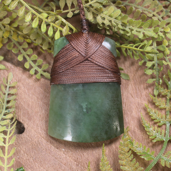 Hapopo Pounamu Toki - NZ Greenstone