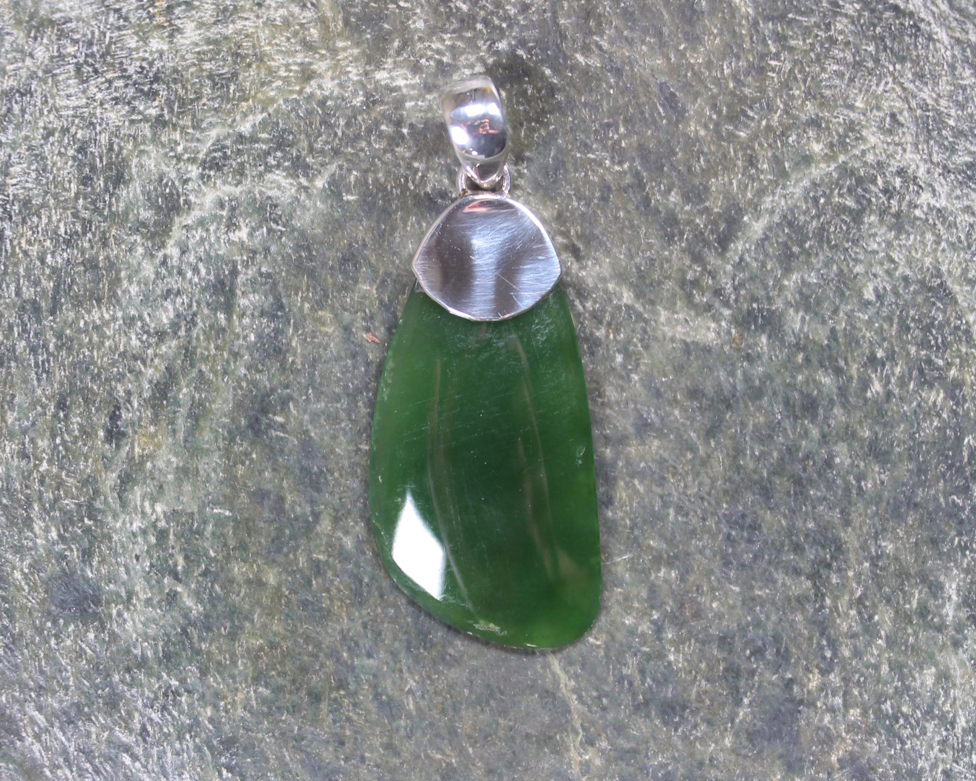 Hapopo Pounamu pendant set in Sterling Silver - NZ Greenstone