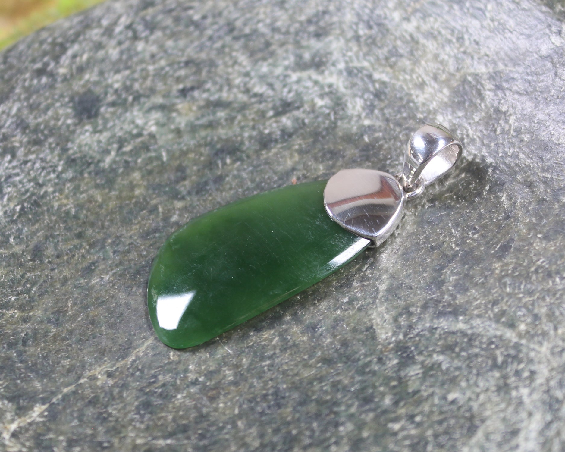 Hapopo Pounamu pendant set in Sterling Silver - NZ Greenstone