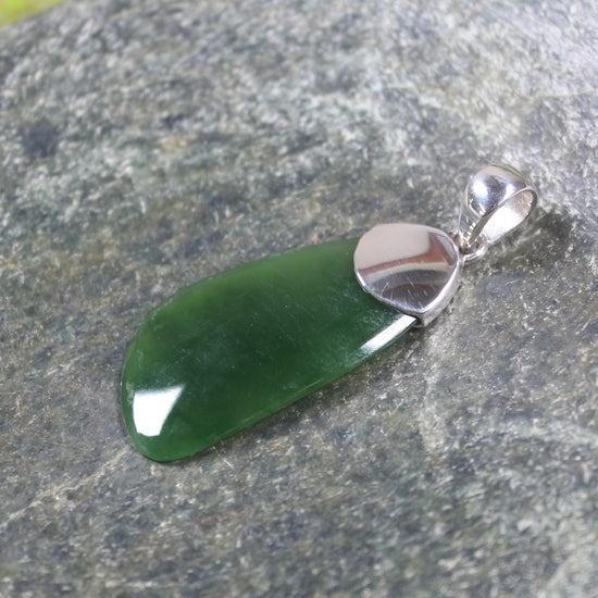 Hapopo Pounamu pendant set in Sterling Silver - NZ Greenstone