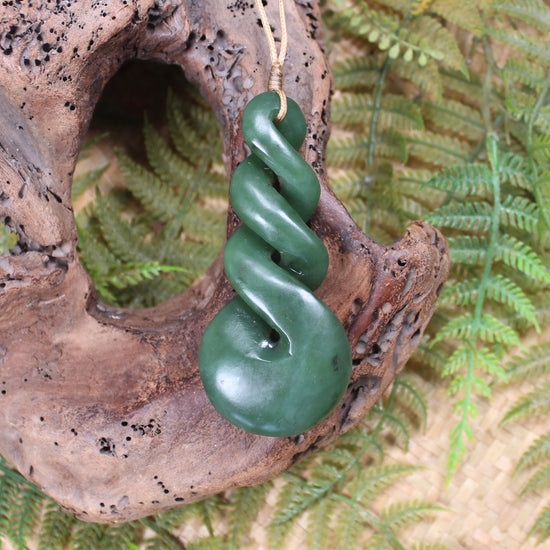 Twist or Pikorua carved from Hapopo Pounamu - NZ Greenstone