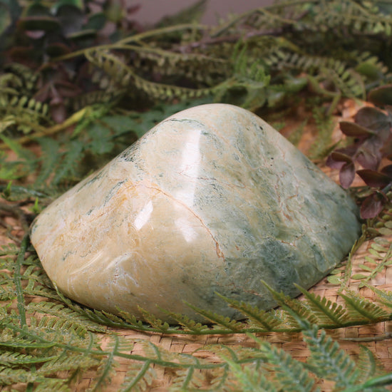 Freeform Pounamu Sculpture - Flower Jade Pounamu - NZ Greenstone