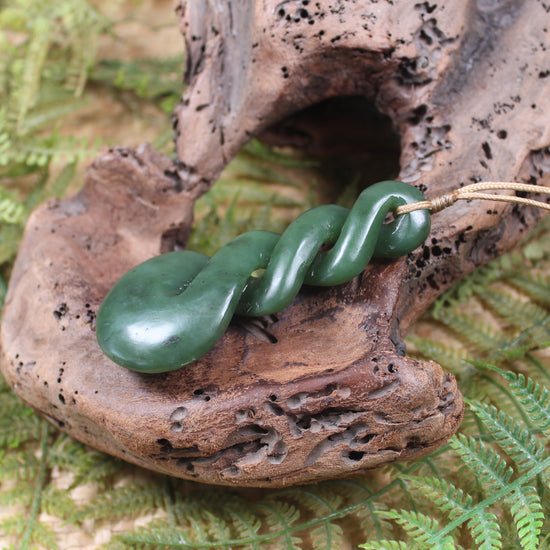 Twist or Pikorua carved from Hapopo Pounamu - NZ Greenstone