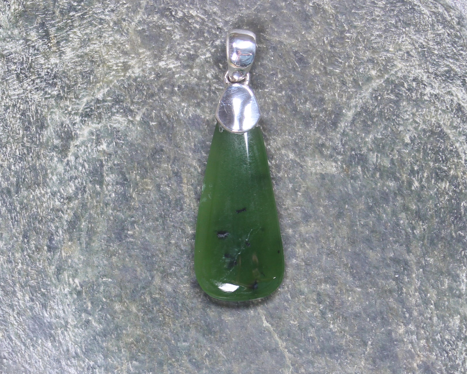 Hapopo Pounamu pendant set in Sterling Silver - NZ Greenstone