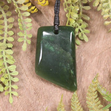 Kawakawa Pounamu Toki