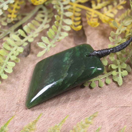 Kawakawa Pounamu Toki