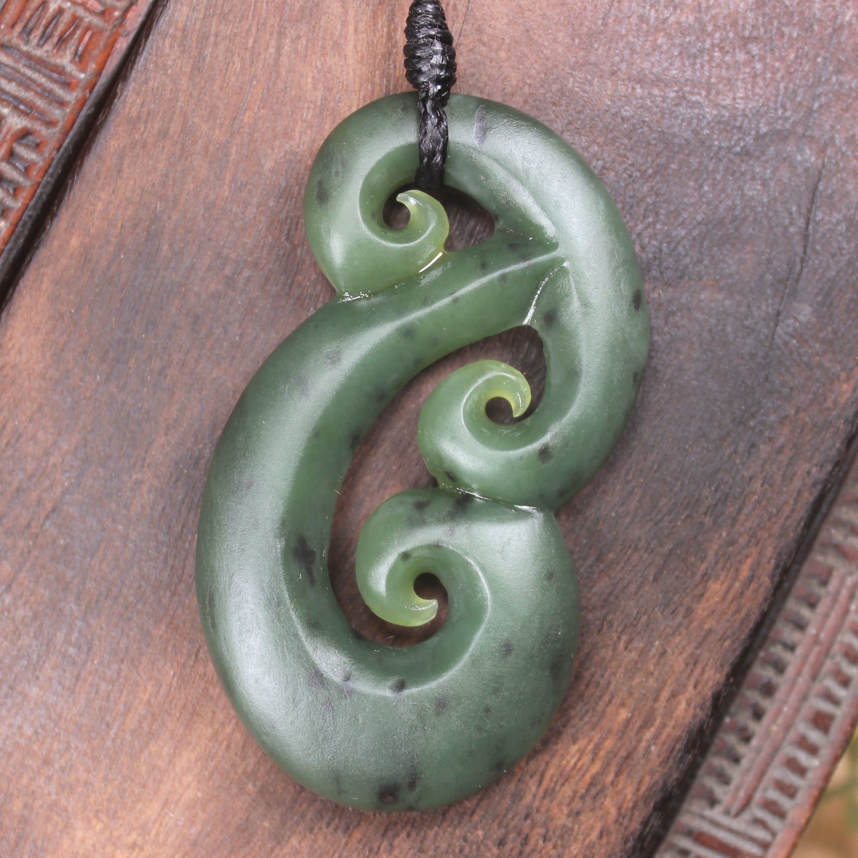 Hammerhead pendant carved from Hapopo Pounamu - NZ Greenstone