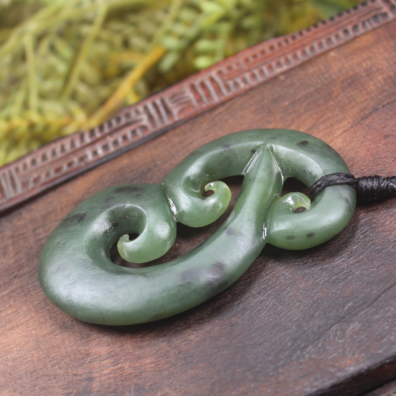 Hammerhead pendant carved from Hapopo Pounamu - NZ Greenstone