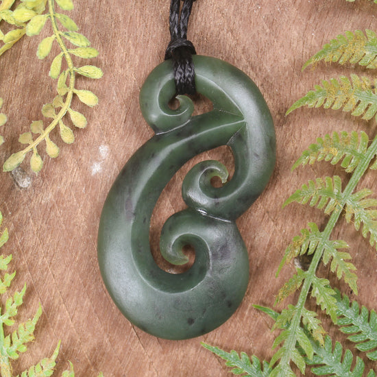 Hammerhead pendant carved from Hapopo Pounamu - NZ Greenstone