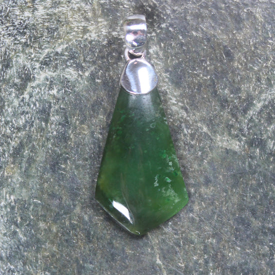 Kawakawa Pounamu pendant set in Sterling Silver - NZ Greenstone