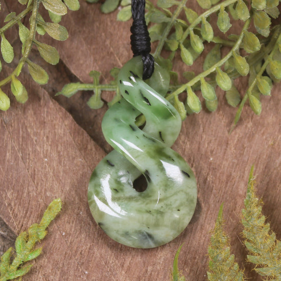 Twist or Pikorua carved from Hapopo Pounamu - NZ Greenstone