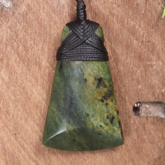 Flower Jade Pounamu Toki