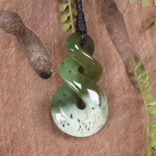 Twist or Pikorua carved from Hapopo Pounamu - NZ Greenstone