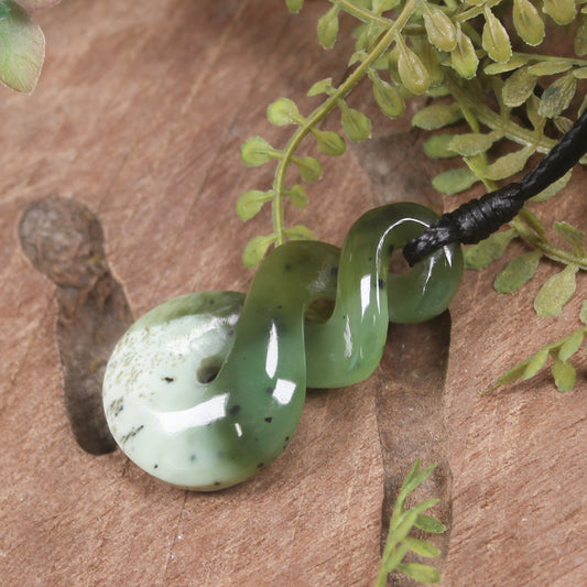 Twist or Pikorua carved from Hapopo Pounamu - NZ Greenstone