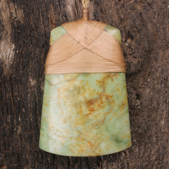 Flower Jade Pounamu Toki