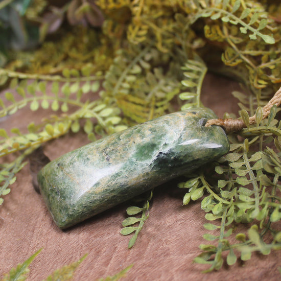 NZ Greenstone Toki Pendant Flower Jade Pounamu