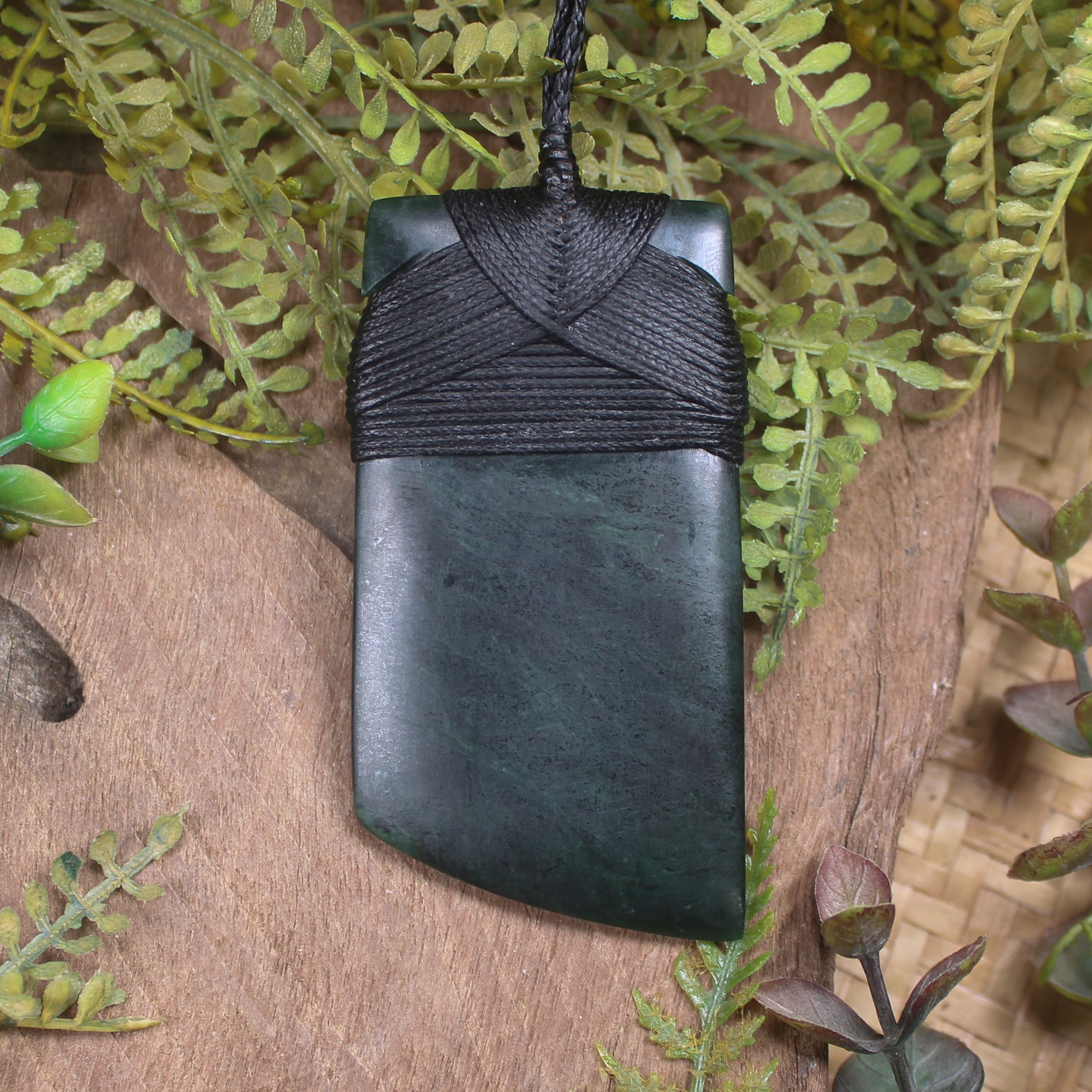 Kawakawa Pounamu Toki