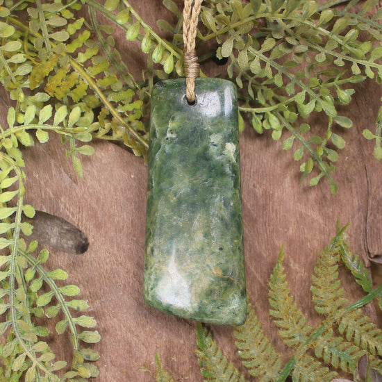 NZ Greenstone Toki Pendant Flower Jade Pounamu