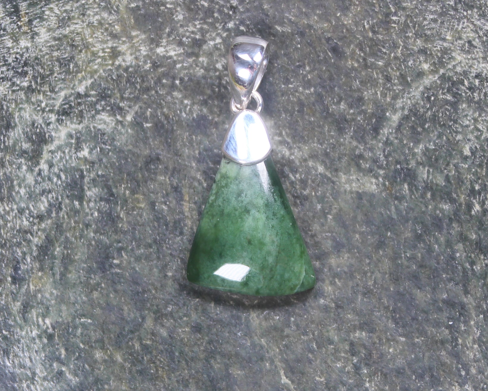 Kawakawa Pounamu pendant set in Sterling Silver - NZ Greenstone