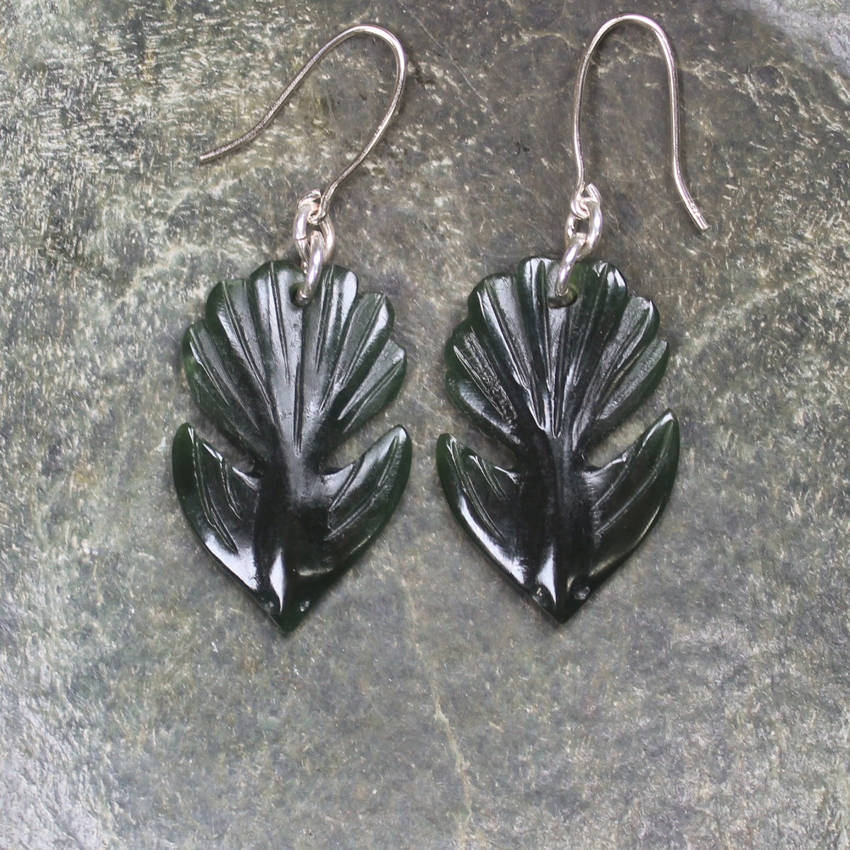 Fantail earrings pounamu - NZ Greenstone