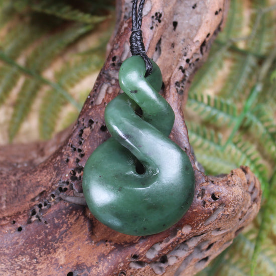 Twist or Pikorua carved from Hapopo Pounamu - NZ Greenstone